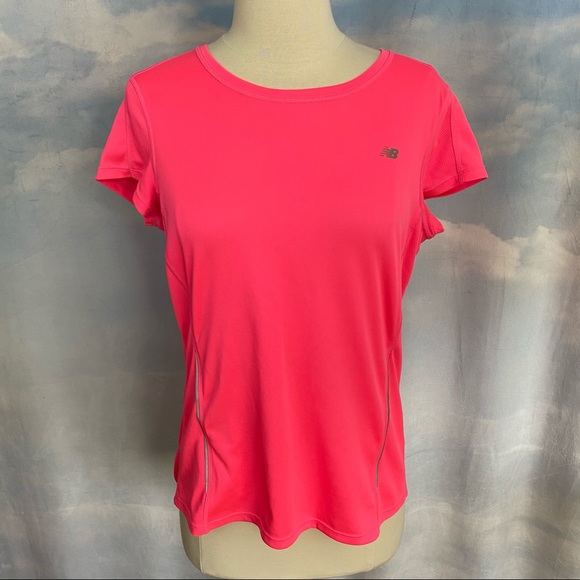 New Balance Dark Pink Performance Tempo Short Sleeve Tee Medium - Picture 1 of 7
